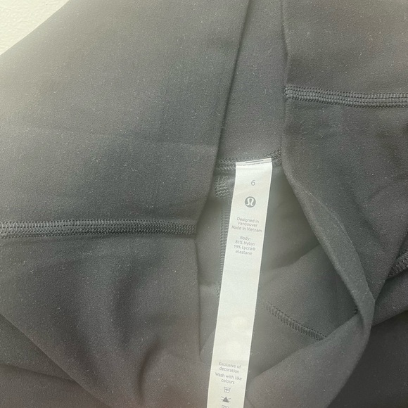 COPY - LULULEMON bike shorts - Picture 3 of 3